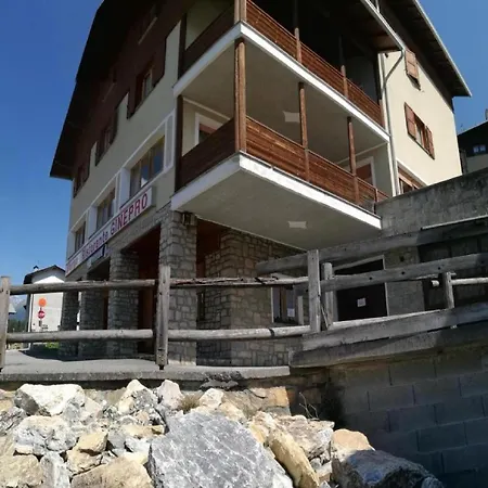 ホテル Ristorante Ginepro