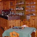 酒店 Ristorante Ginepro 2*
